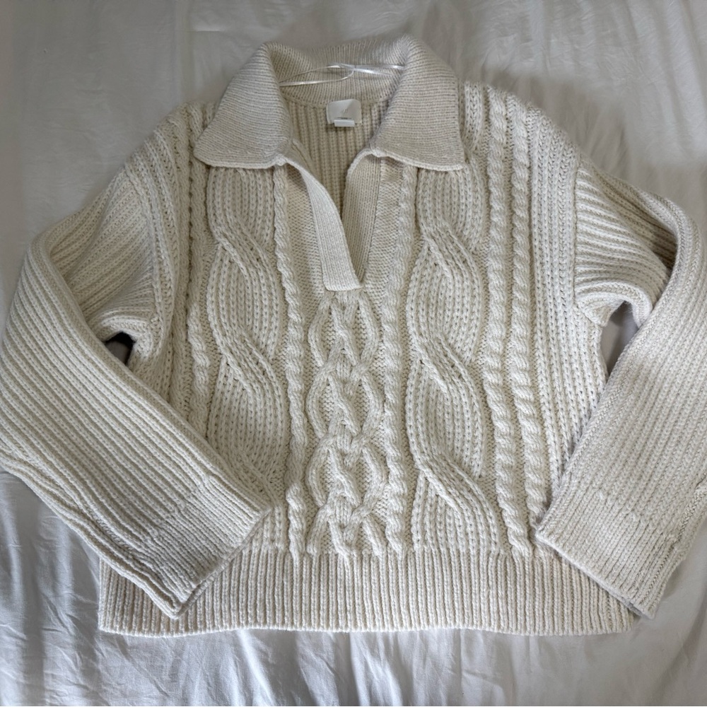 Like new H&M thick heavyweight cable knit sweater
